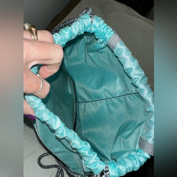 Adidas drawstring sports bag - Picture 3 of 3